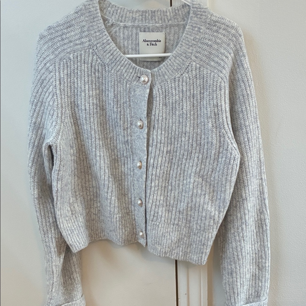 Abercrombie & Fitch Light Gray Women's Cardigan